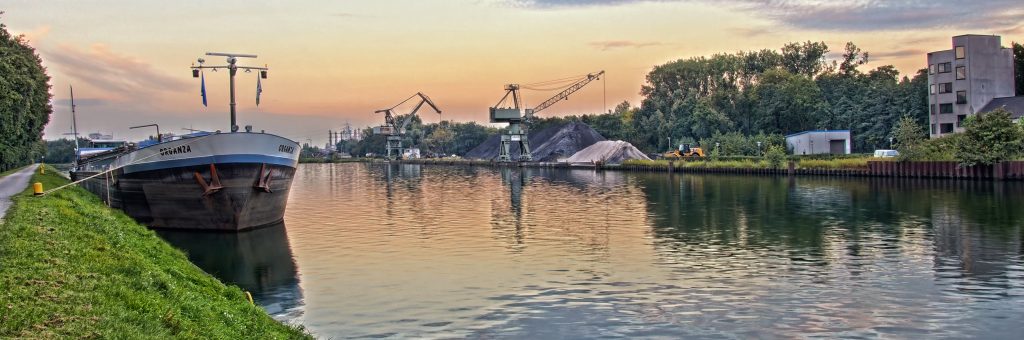 Der Rhein-Herne-Kanal bei Castrop-Rauxel.